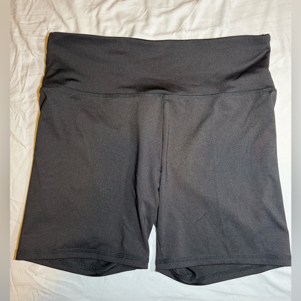 Forever 21 Women's black Shorts